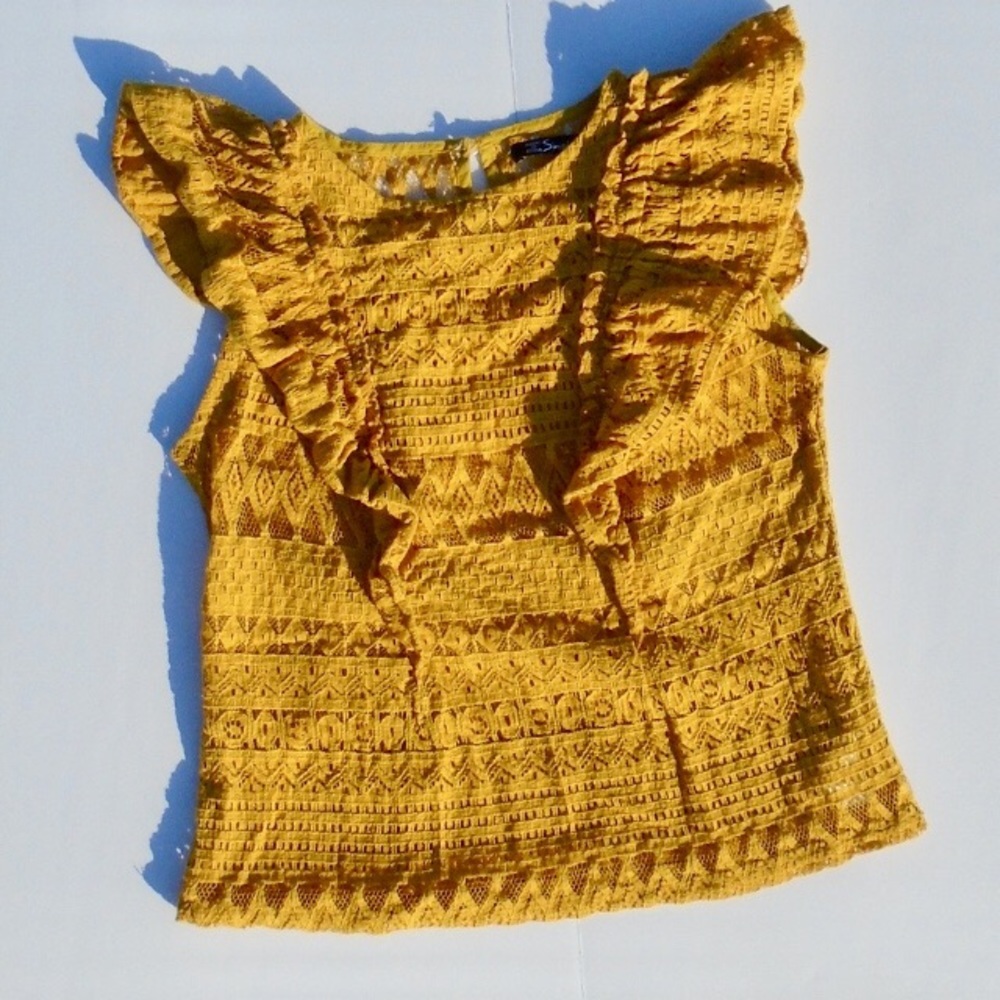 Simplee Ruffled Lace Yellow Crop Top - Picture 3 of 5